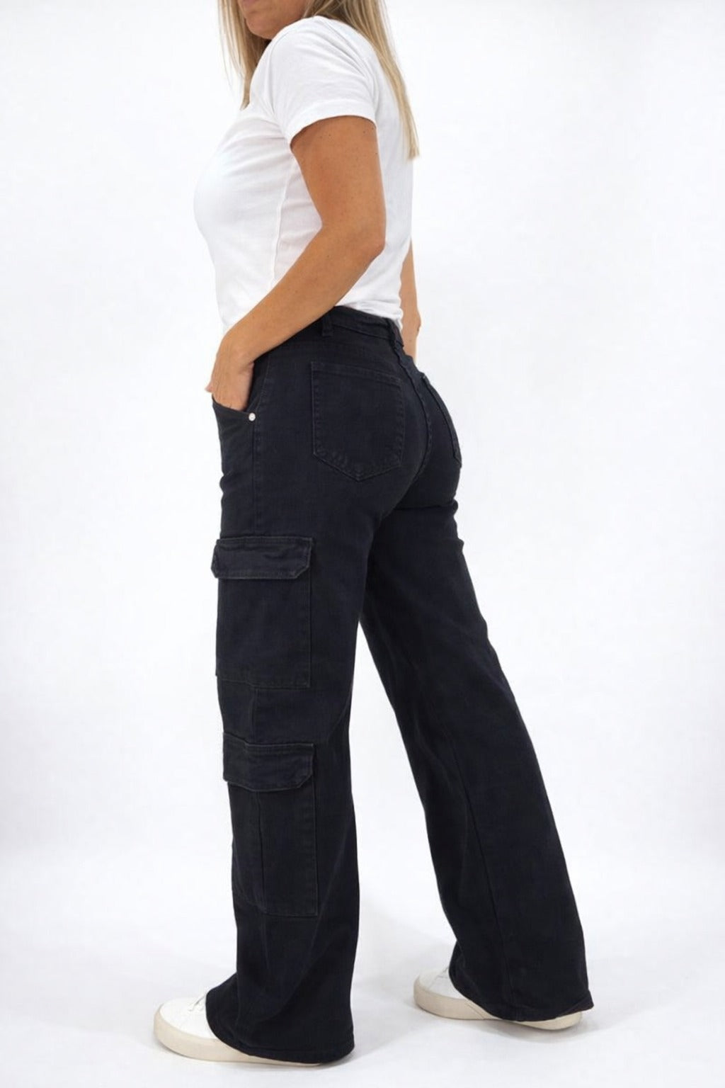 Jeans elastizado negro, con bolsillos