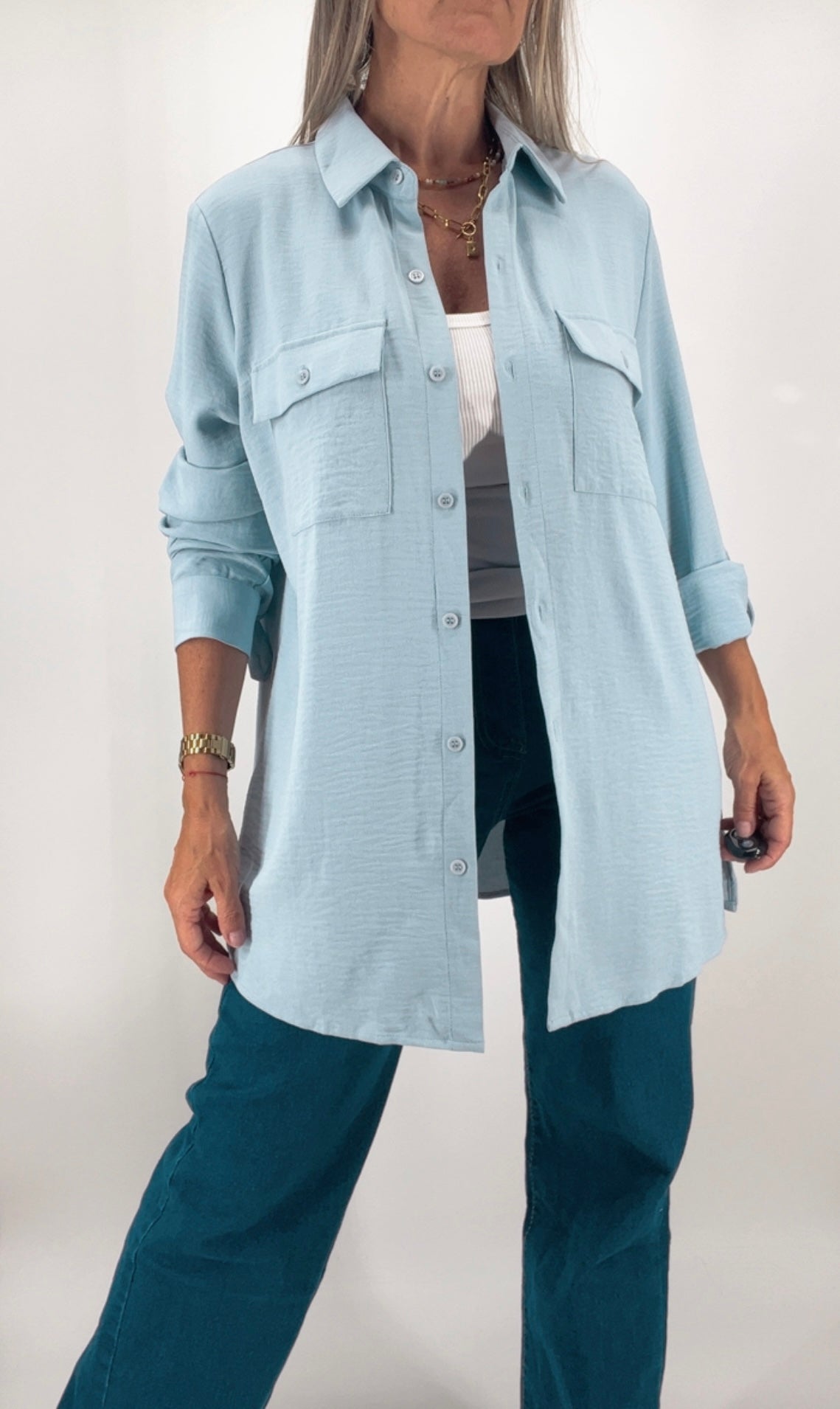 Camisa de textura suave y liviana