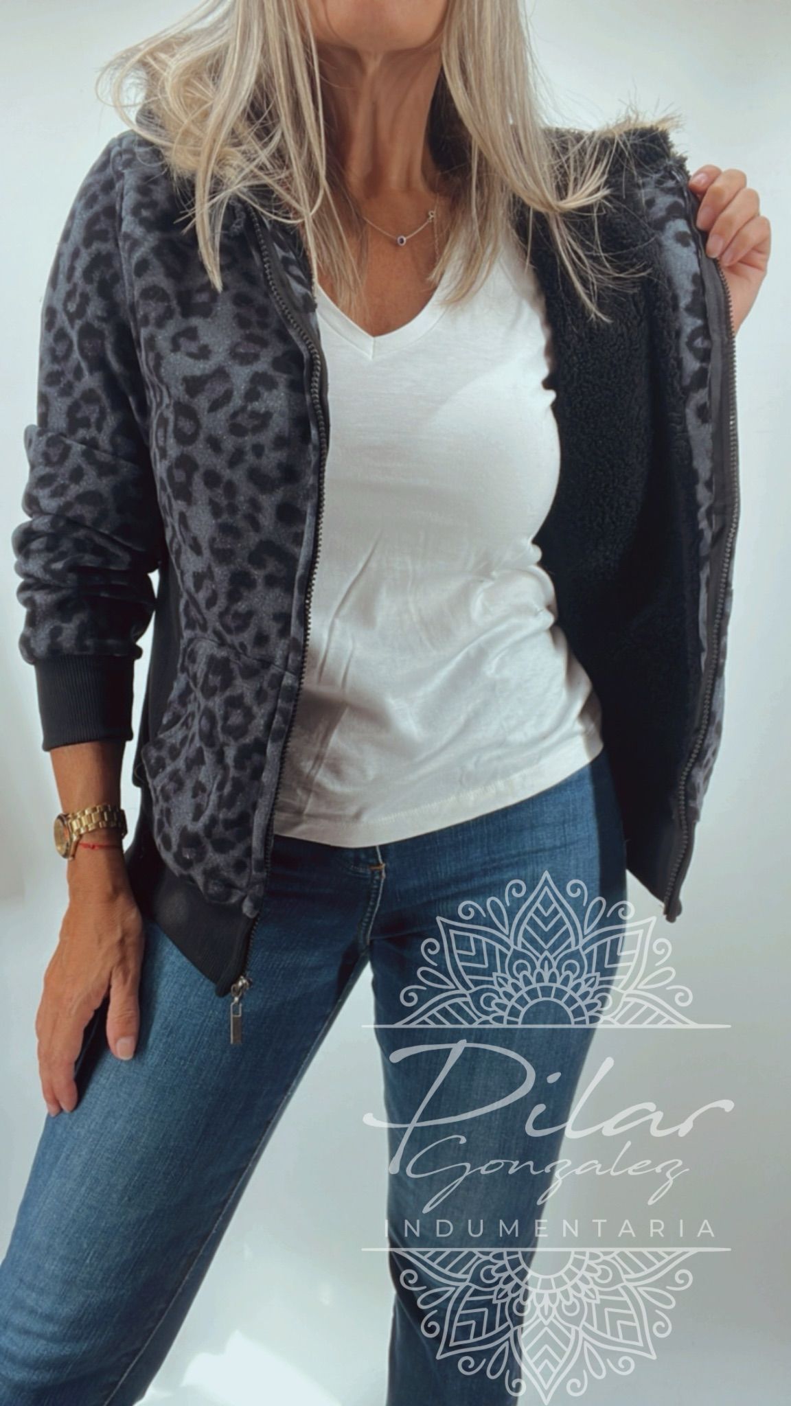 Campera animal print algodón, forrada con piel por dentro