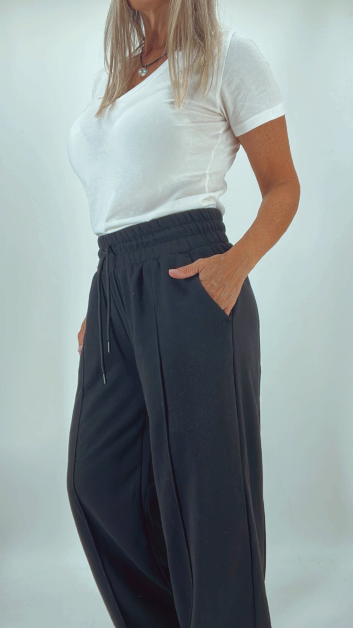 Pantalón deportivo ancho