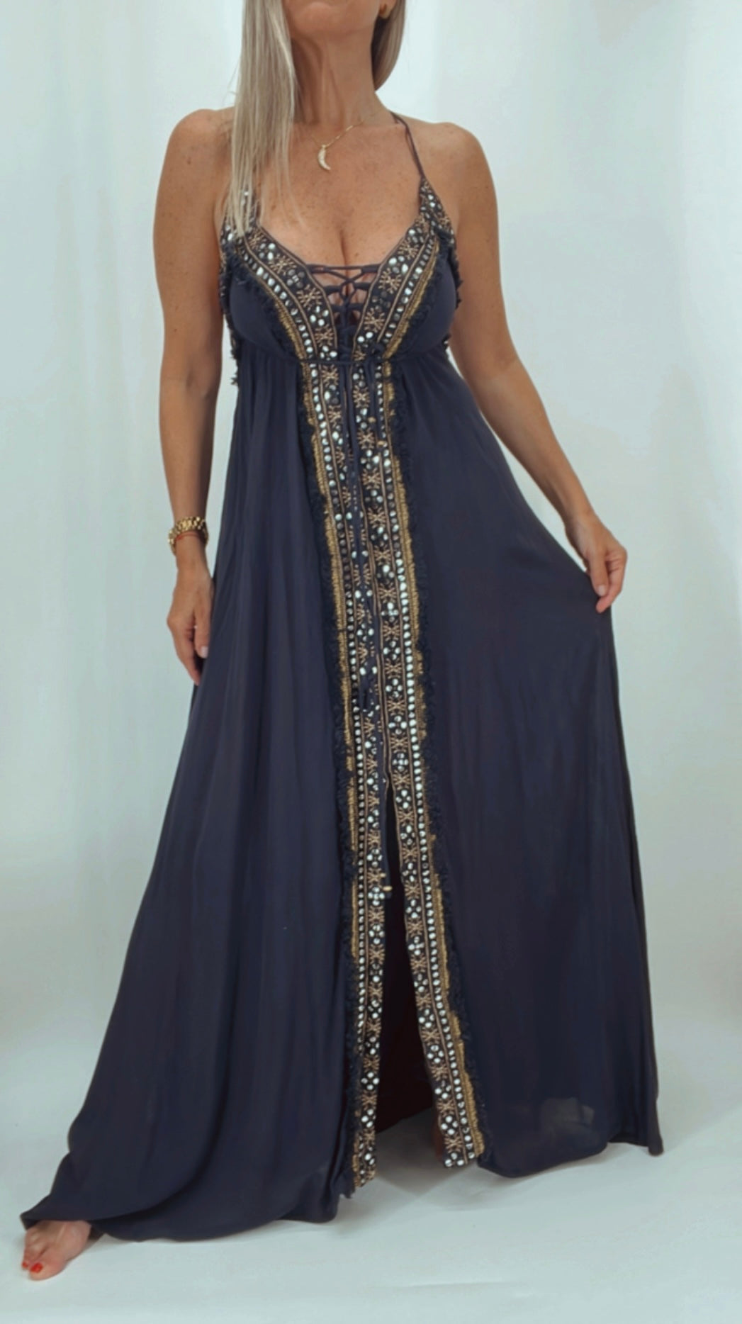 Vestido en bambula de la India con aplique