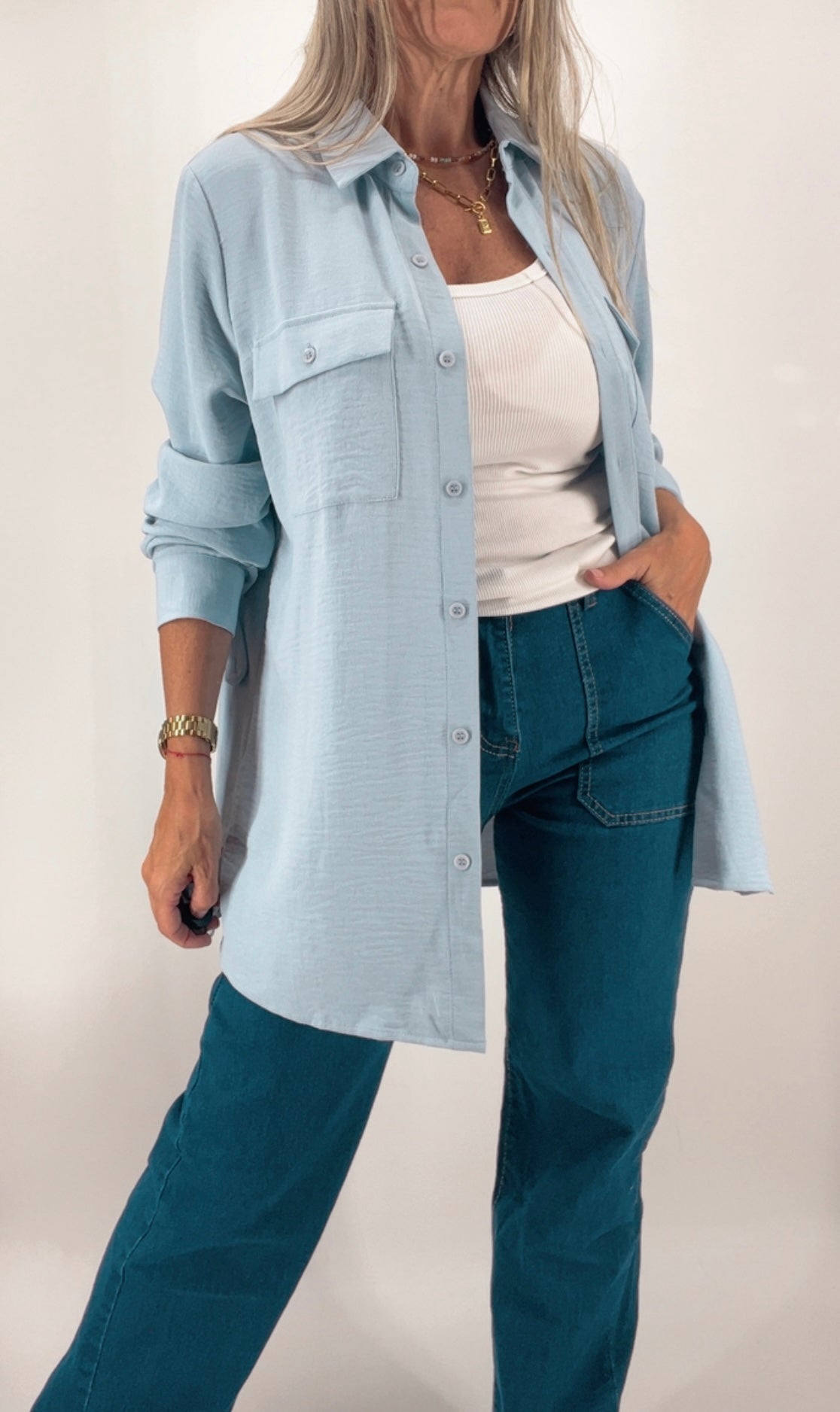 Camisa de textura suave y liviana