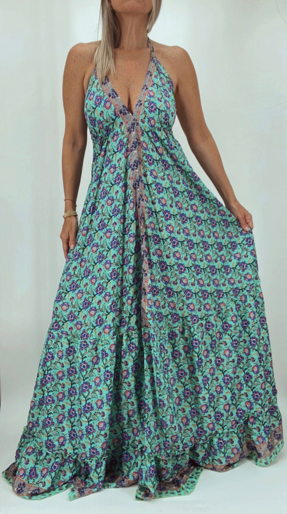 Vestido de la India en seda espalda descubierta