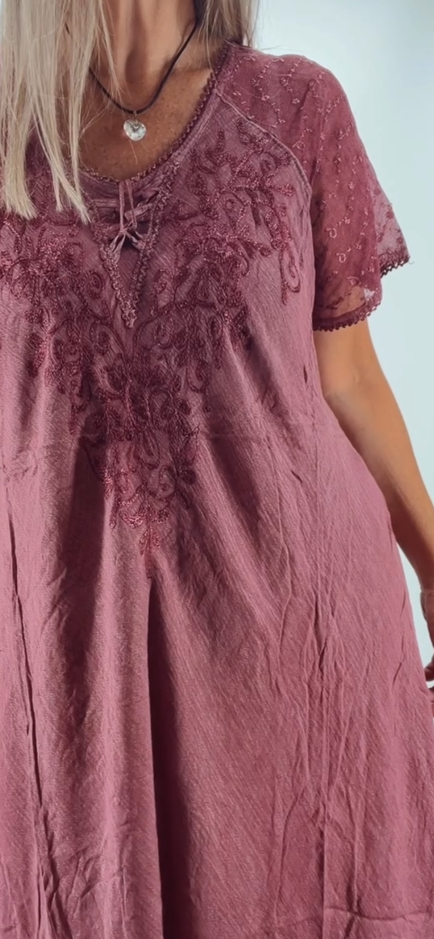 Vestido de la India bordado  , manga transparente