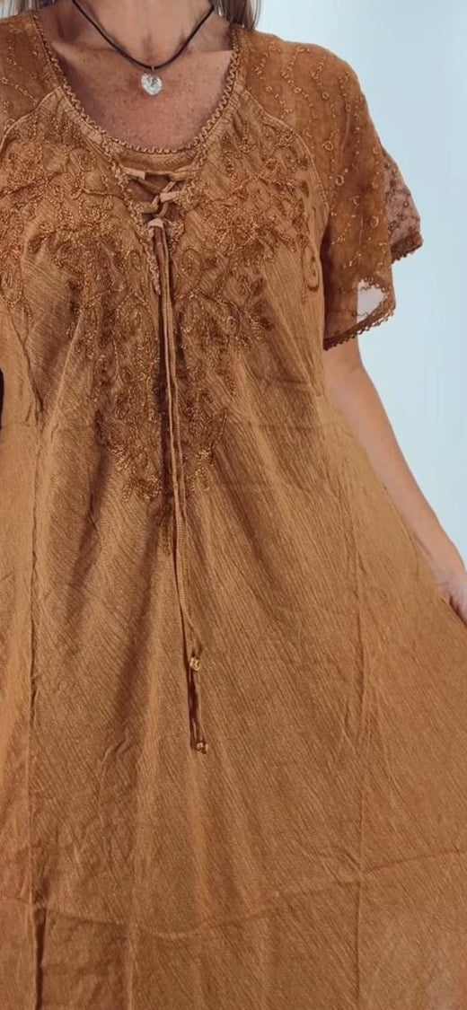 Vestido de la India bordado  , manga transparente