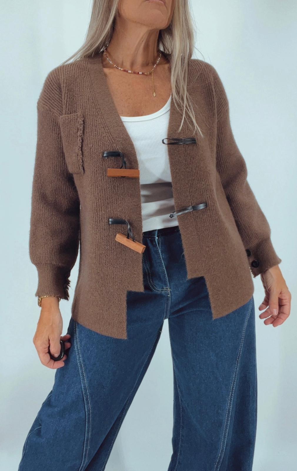 Saco Tejido con Broches Alamares