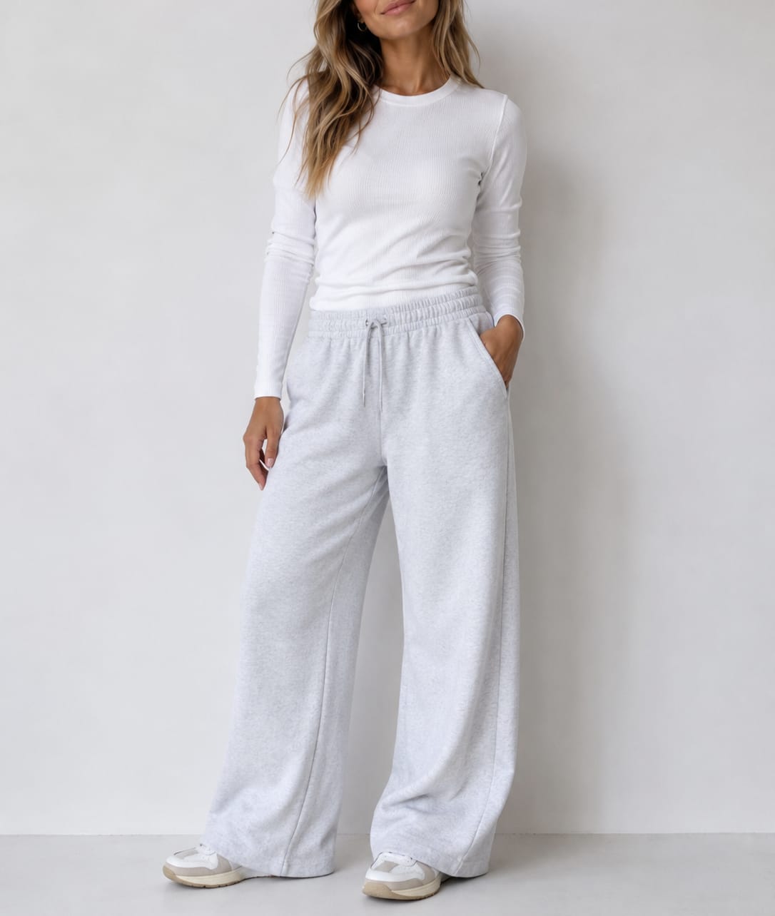 Pantalón deportivo ancho color blanco